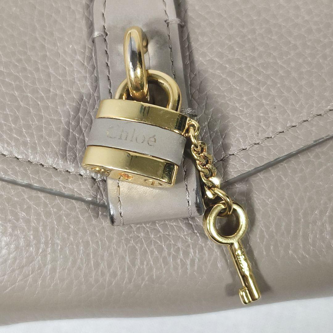 Chloe　ABY　クロエ　アビー　南京錠のチャーム　三つ折り財布