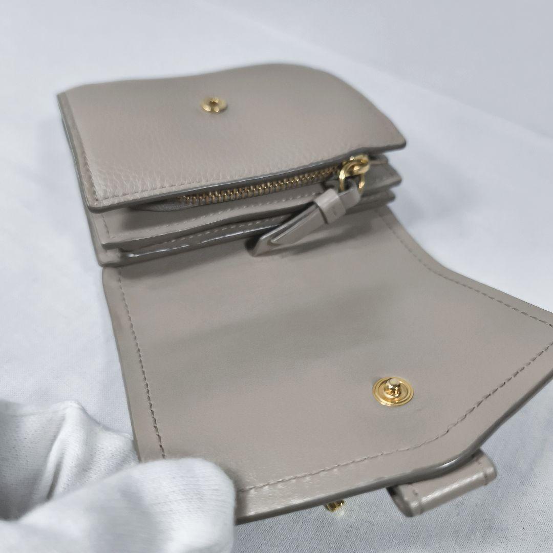 Chloe　ABY　クロエ　アビー　南京錠のチャーム　三つ折り財布