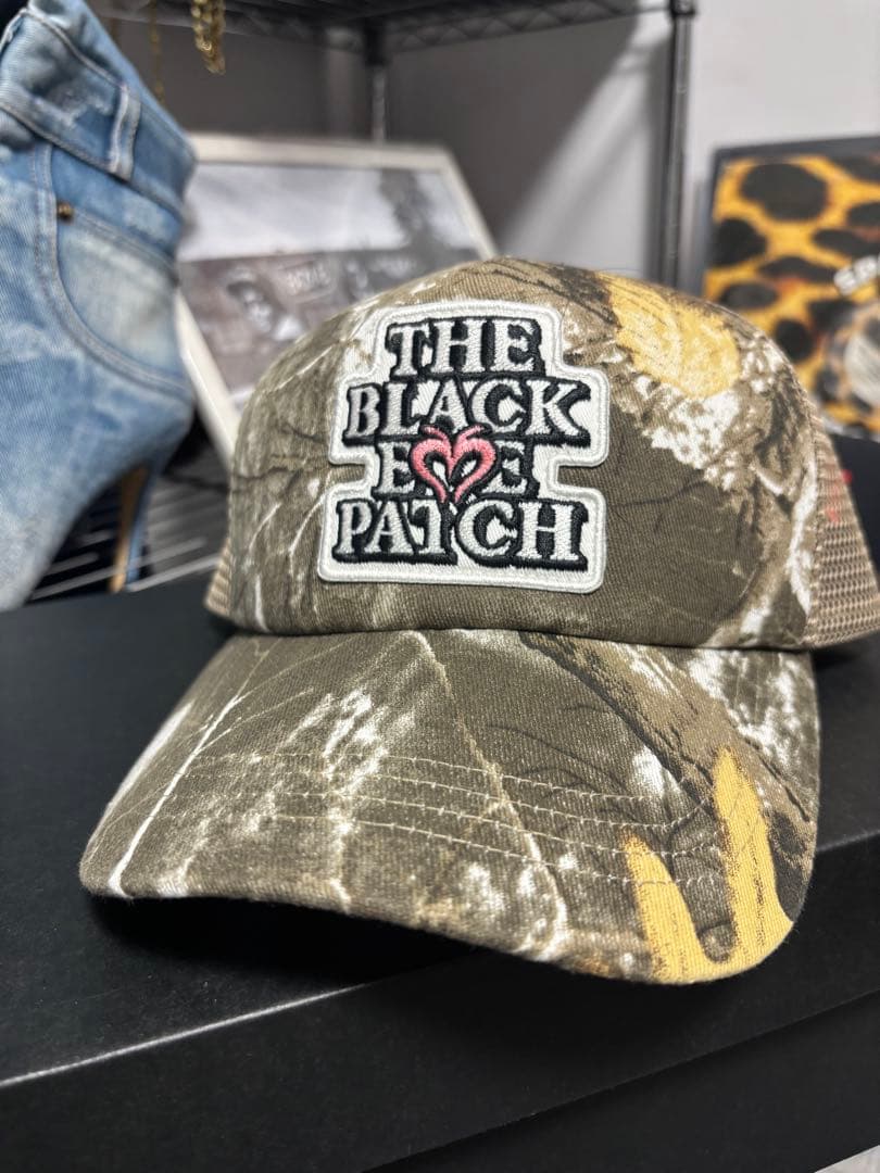 THE BLACK EYE PATCH 迷彩メッシュキャップ moussy