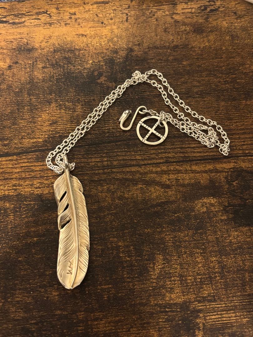 moto フェザー ネックレス シルバー イーグルチャーム付き