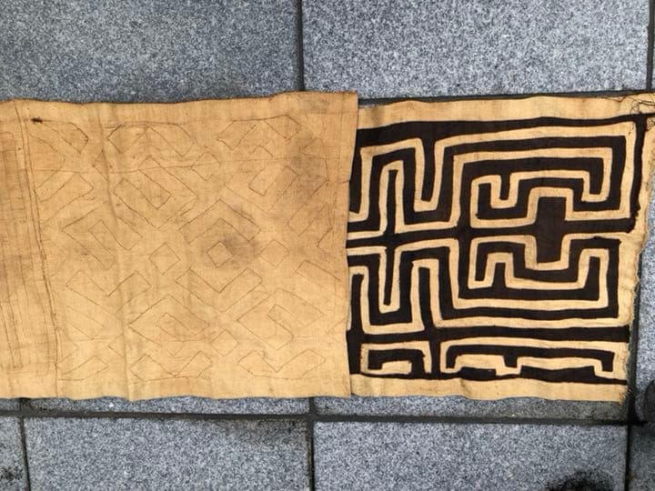 アフリカ  クバ族ラフィア布値引きです