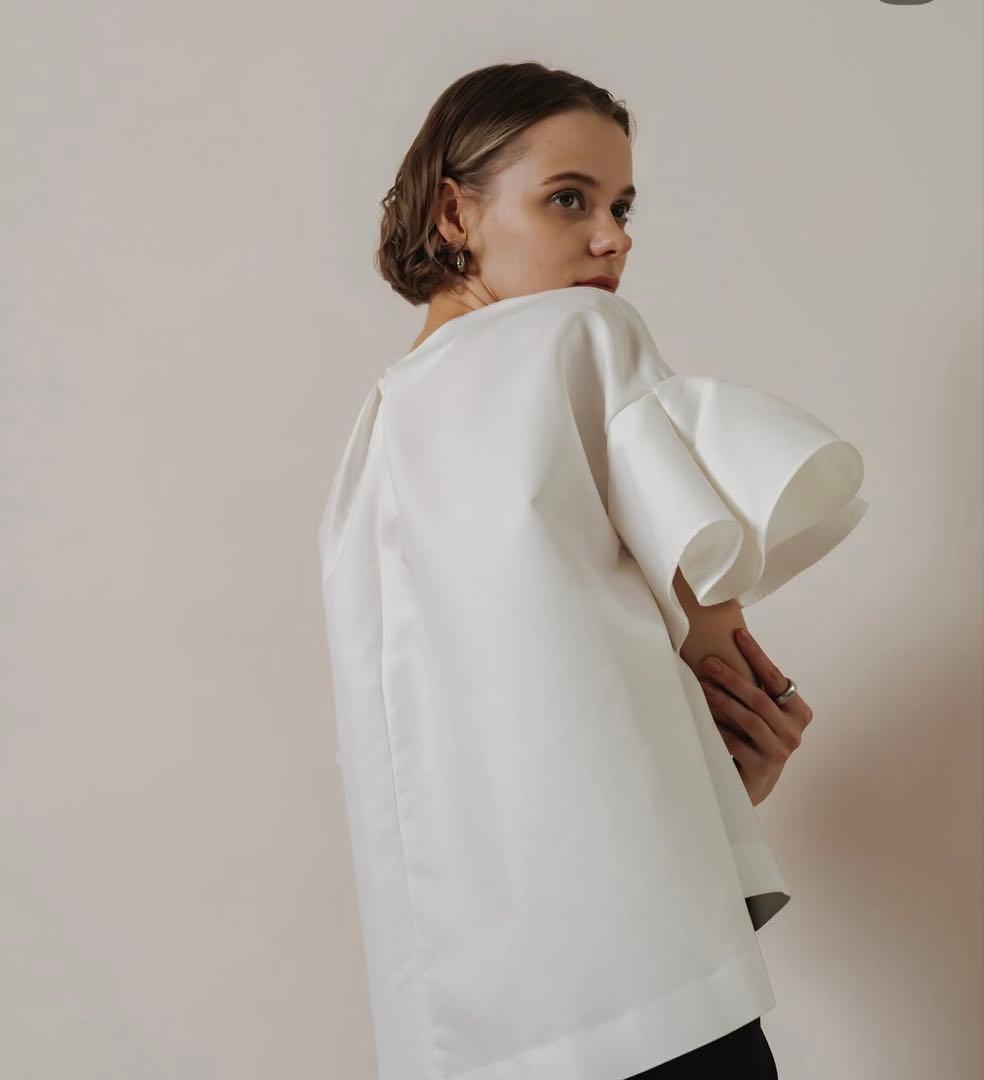 ア*オ様 今期　HEVE ヘイヴ　フィンスリーブ　ホワイト