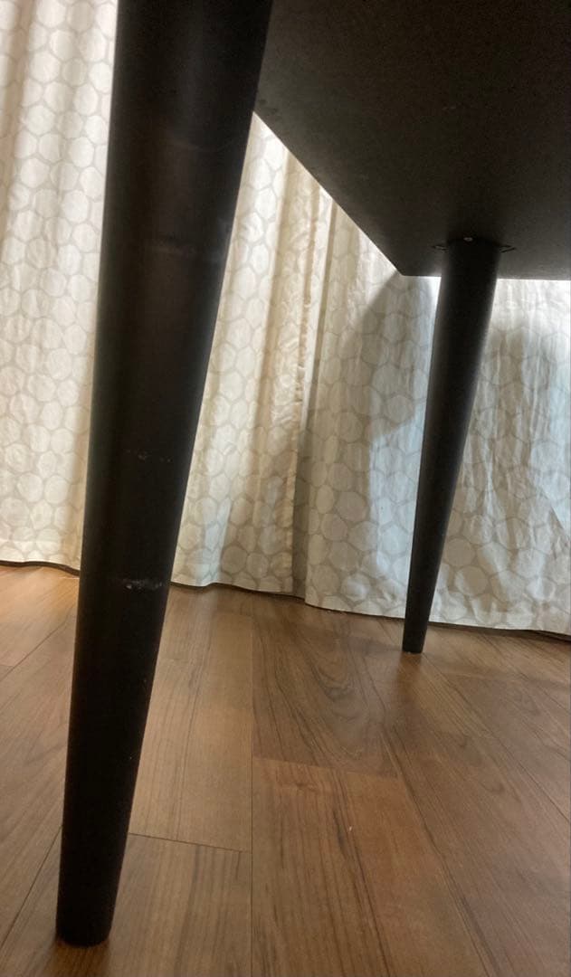 ダイニングテーブル　リビングハウス