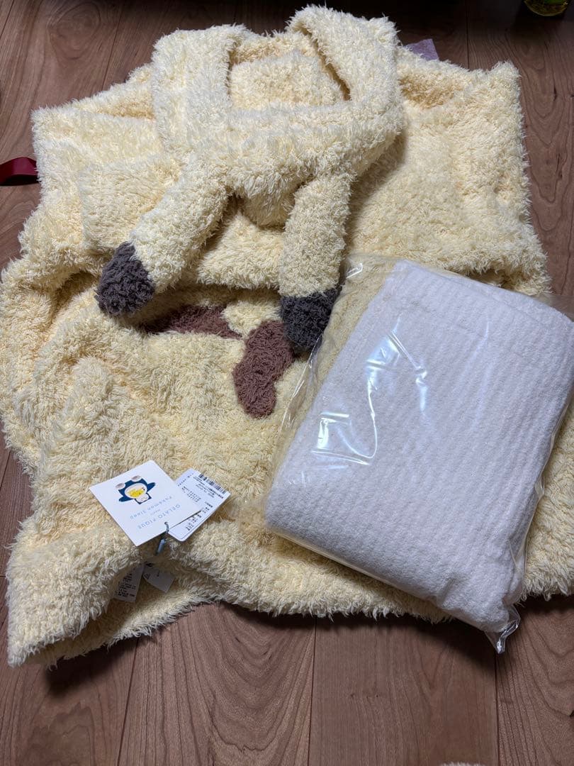 ポケモンスリープ　ピカチュウ フーディ　レッグウォーマー　ギフト袋付き