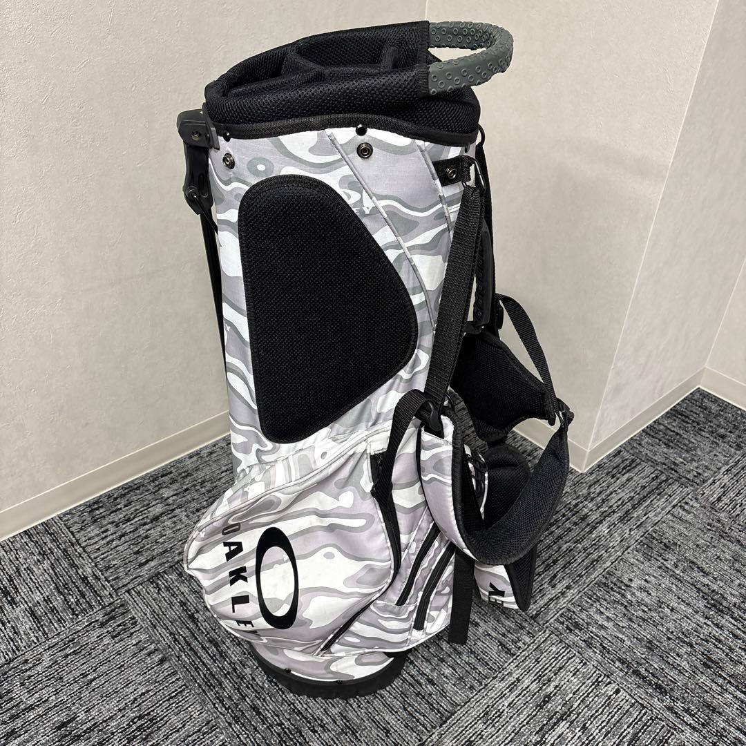 OAKLEY ホワイトカモフラージュ スタンドバッグ