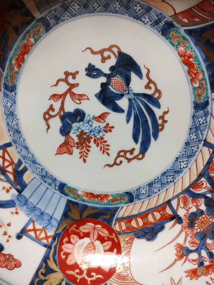 花鳥風月模様の陶磁器大皿