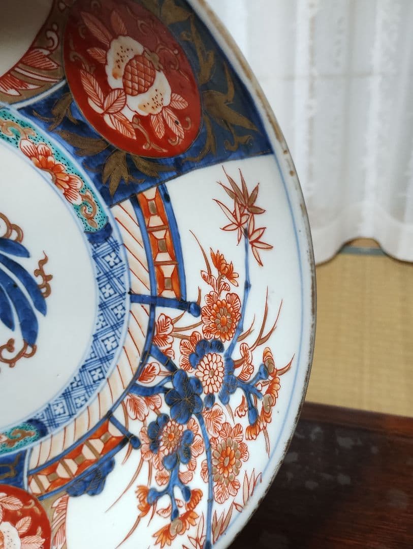 花鳥風月模様の陶磁器大皿