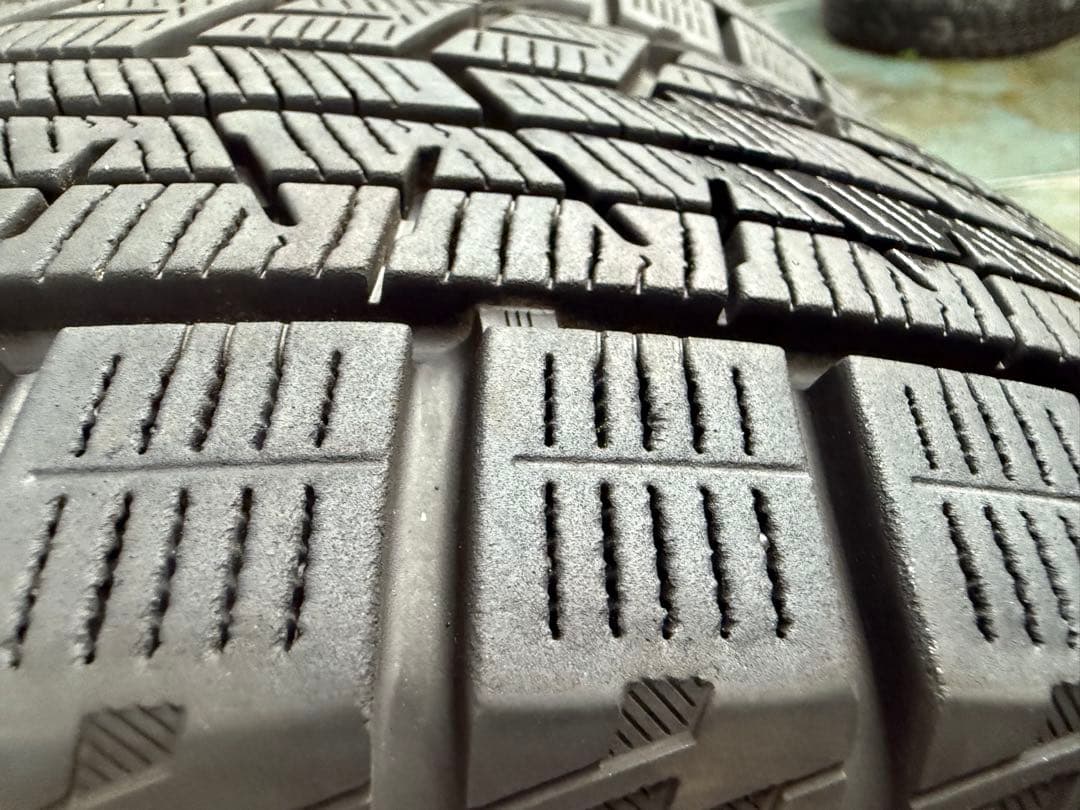 フィアットヨコハマスタッドレス195／65R15 91Q深溝