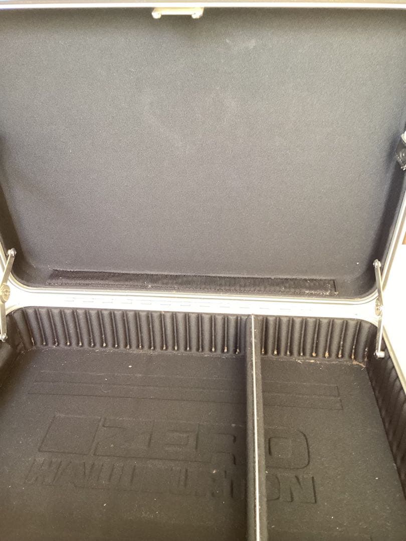 ZERO HALLIBURTON アルミキャリーケース　アタッシュケース　正規品