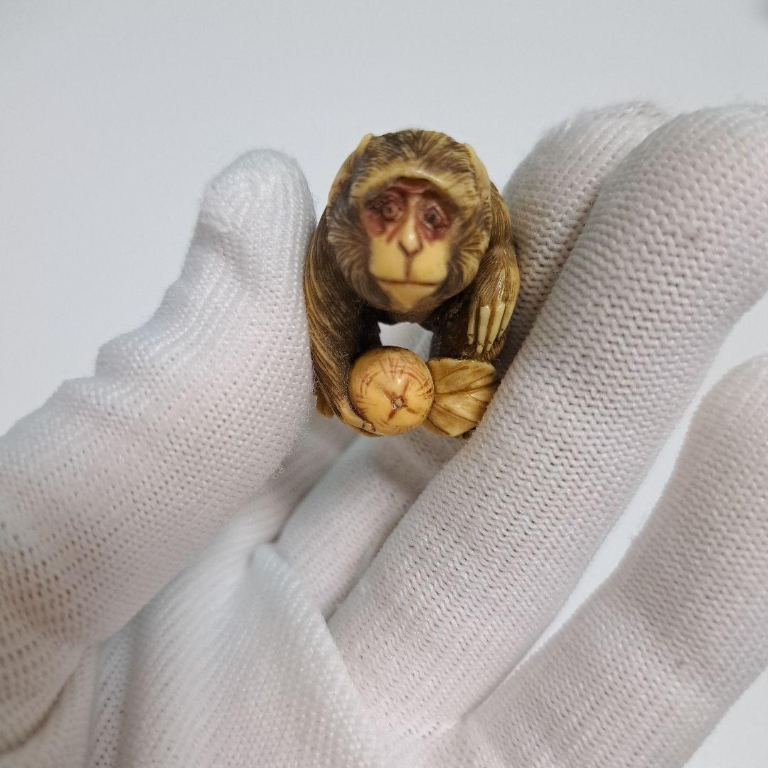 ともたんです【動物天然素材の根付け】猿の根付け　縁起物　骨董品