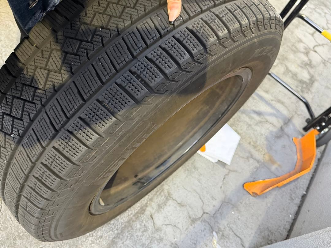 1月9日まで　Pirelli Ice Zero 18インチ スタッドレスタイヤ