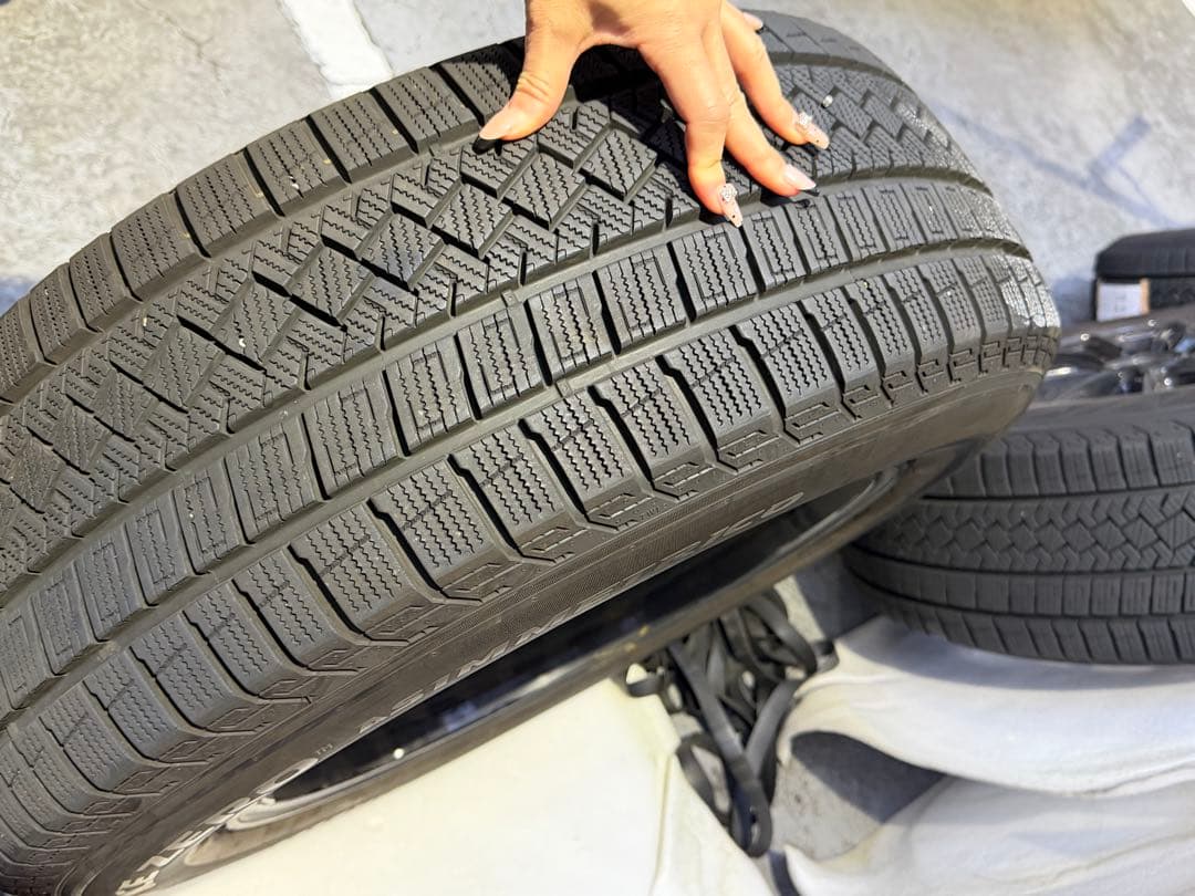 1月9日まで　Pirelli Ice Zero 18インチ スタッドレスタイヤ