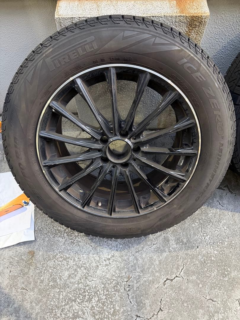 1月9日まで　Pirelli Ice Zero 18インチ スタッドレスタイヤ