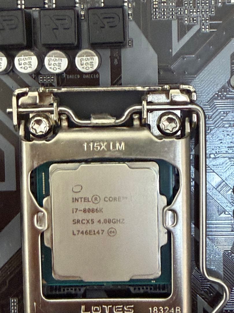 Core i7 8086K CPUとGIGABYTE B360M DS3H