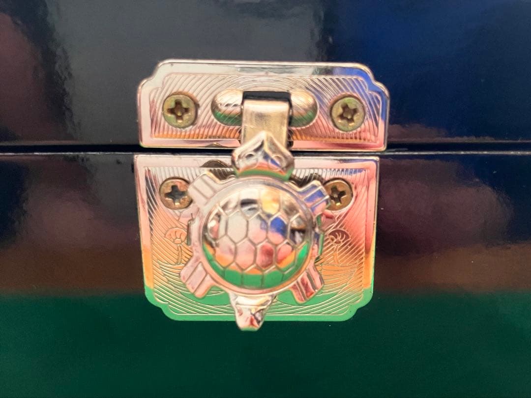 黒い木製 蝶と花のデザイン 宝石箱 貝殻細工 鏡付き 伝統工芸品 ゴージャス