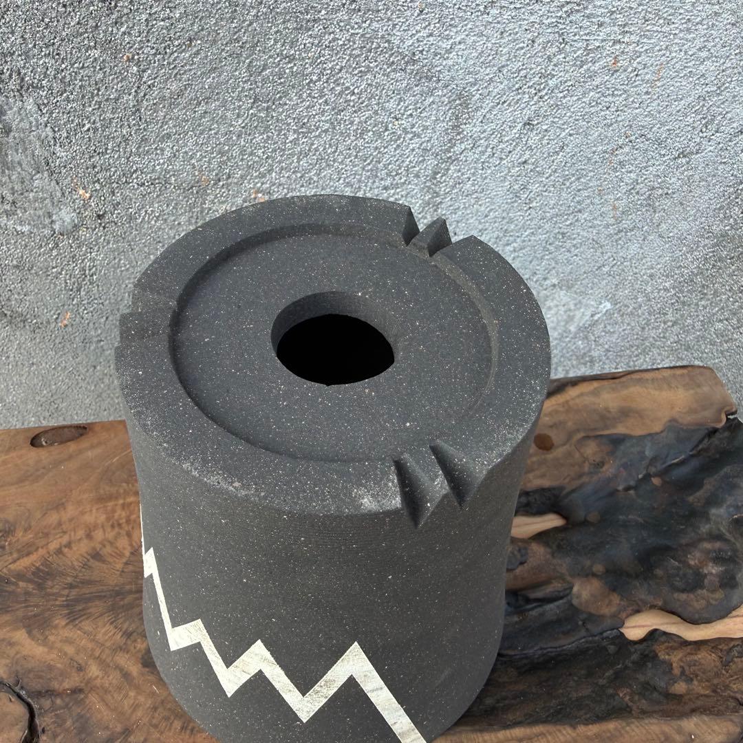 手作植木鉢 幾何学模様の黒い植木鉢（ 塊根植物 グラキリス パキプス アガベ)