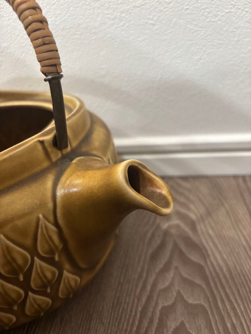 蓋なし) クイストゴー/レリーフ　ティーポット