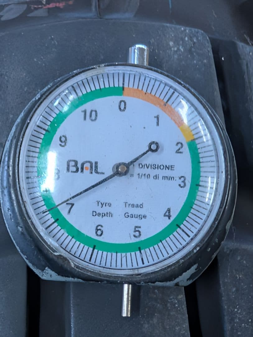 バトラックス AX41　100/90-19　130/80-18　前後2本　バリ山