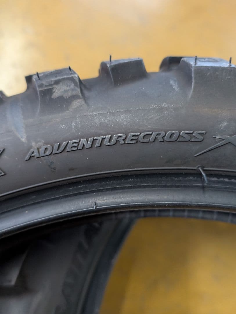 バトラックス AX41　100/90-19　130/80-18　前後2本　バリ山