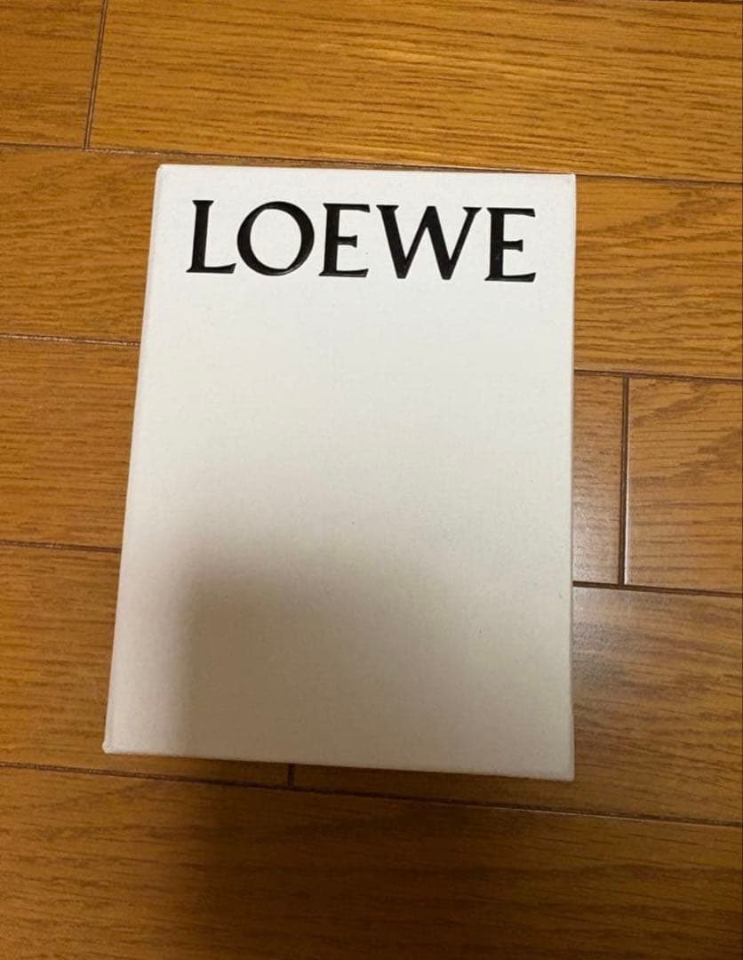 LOEWE ベージュレザー 三つ折り財布