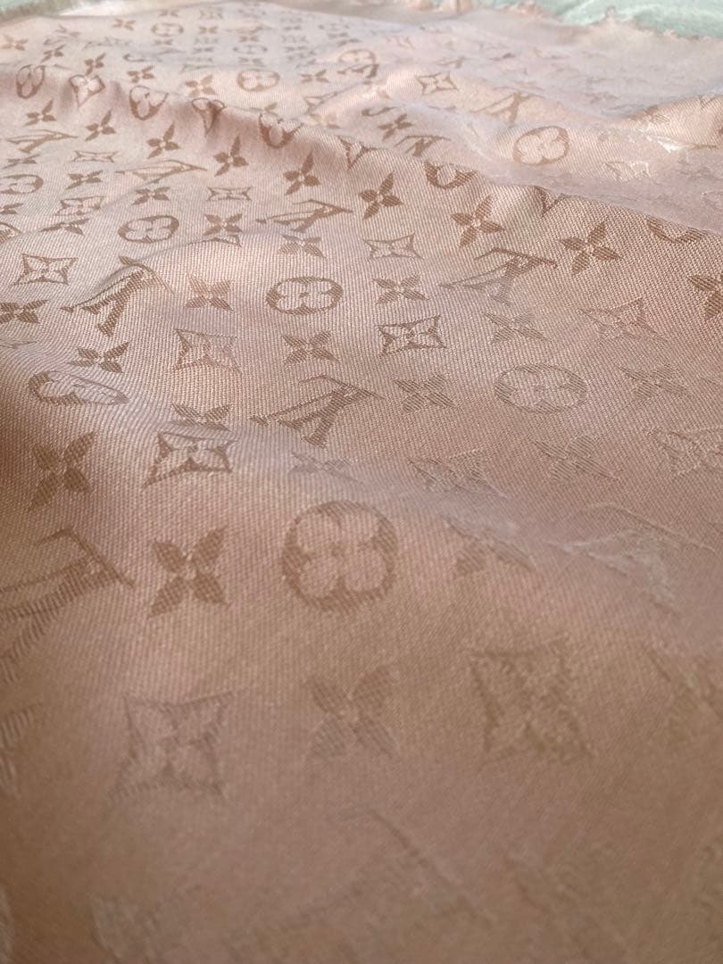 LOUIS VUITTON ピンク ストール