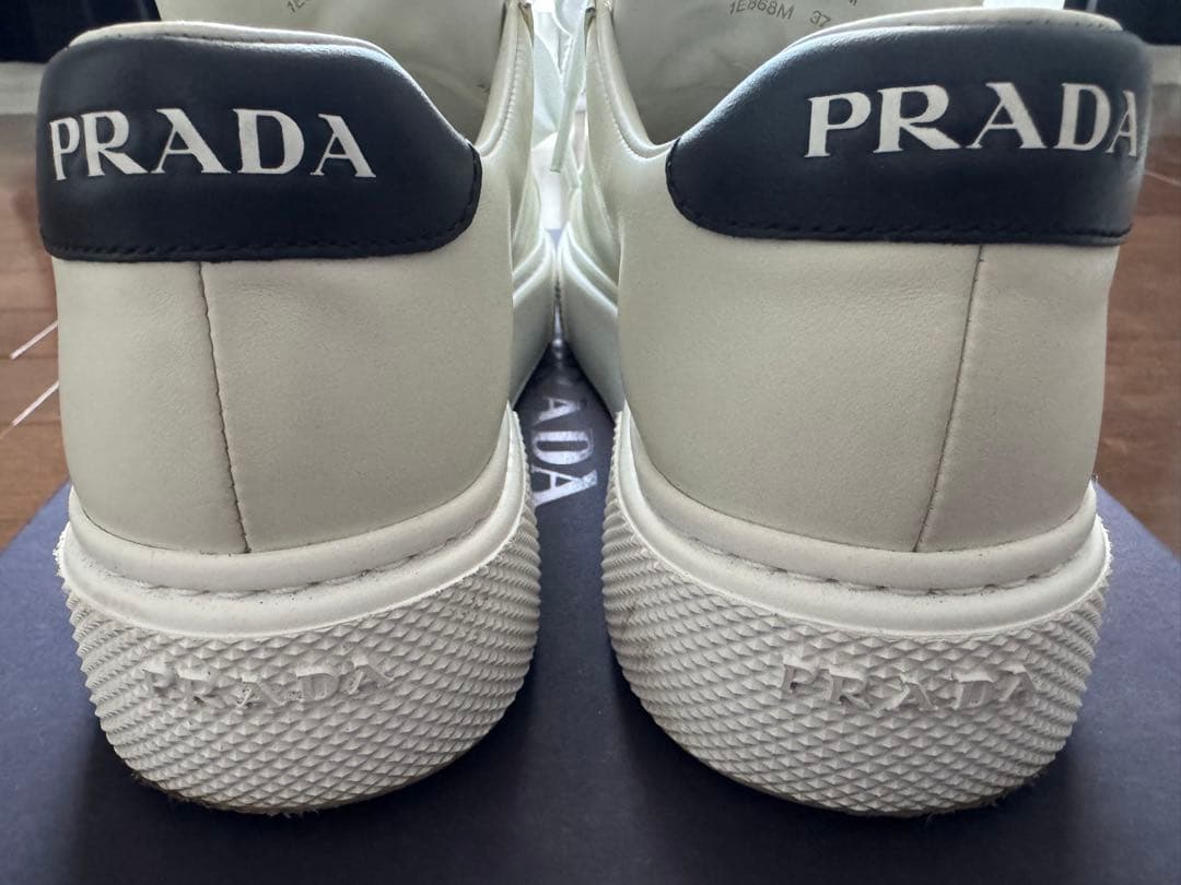 美品！PRADA スニーカー 37