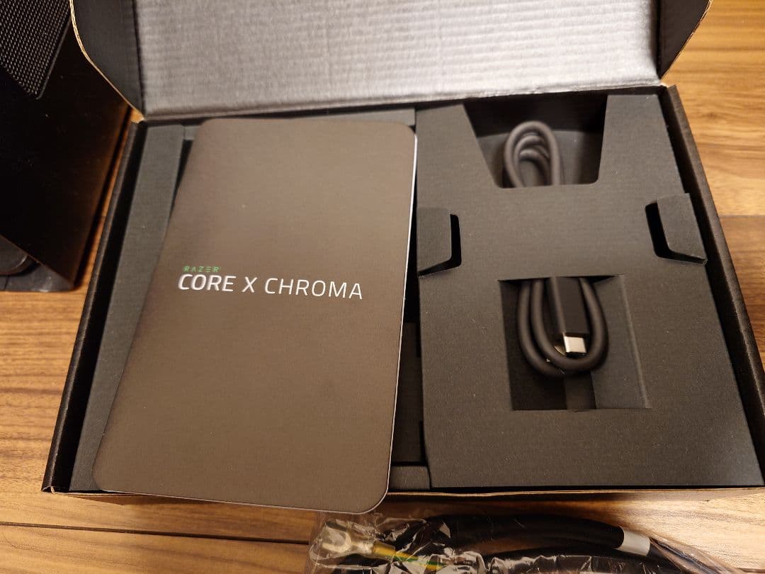 【完品・動作良好】Razer Core X Chroma 外付けeGPUボックス
