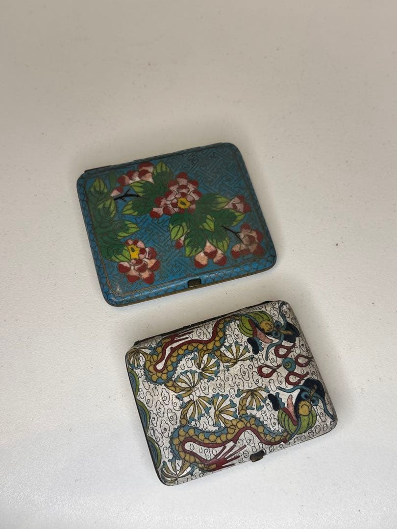 最终価格中国清代掐絲琺瑯 七宝焼 銅製煙具箱二点 龍紋・藍地牡丹文 時代物古美術