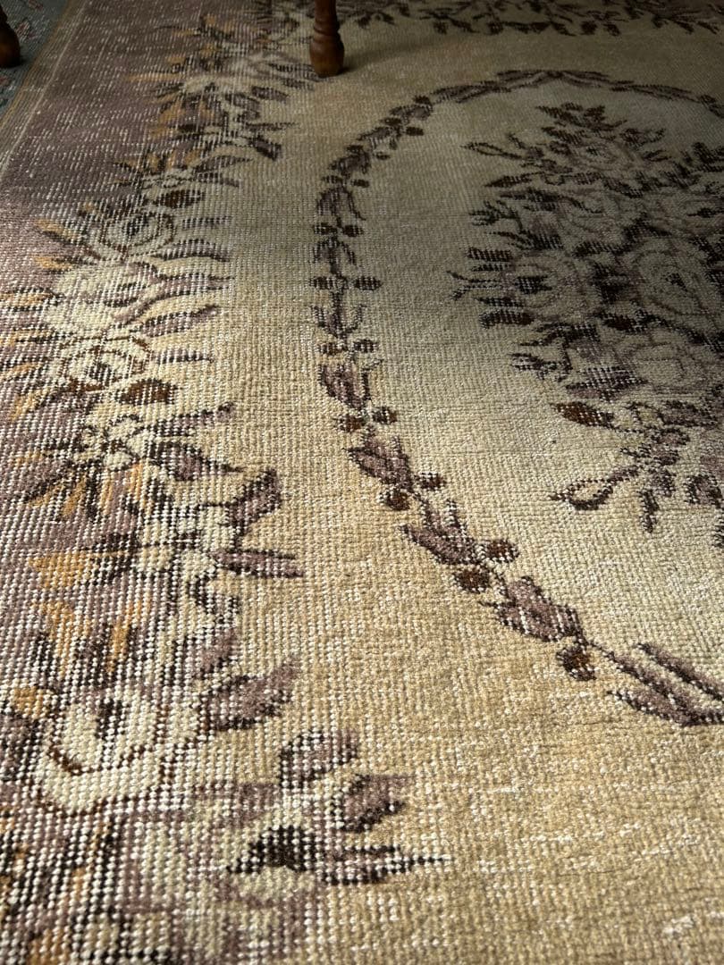 Mauve Lilac ニュートラルカラー　トルコ　ヴィンテージラグ　トルコラグ