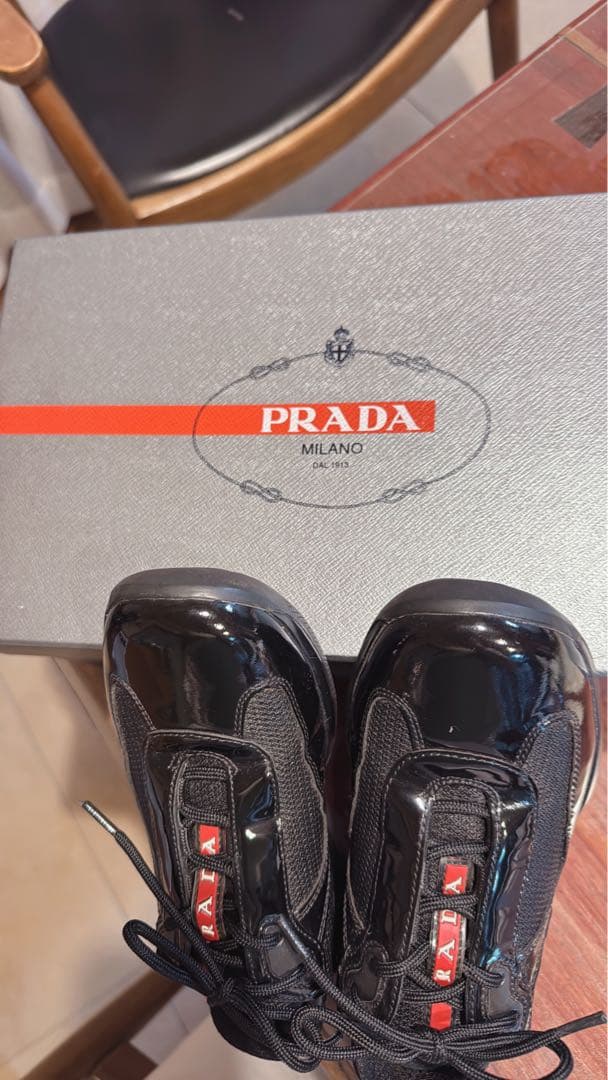 PRADA ブラック スニーカー