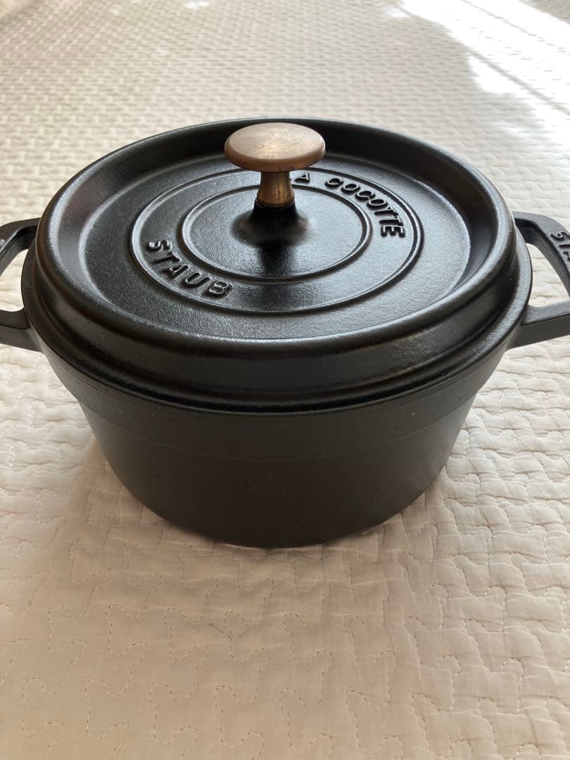 ストウブ 両手鍋　20 ピコ　ココット　ラウンド　未使用　ブラック　黒