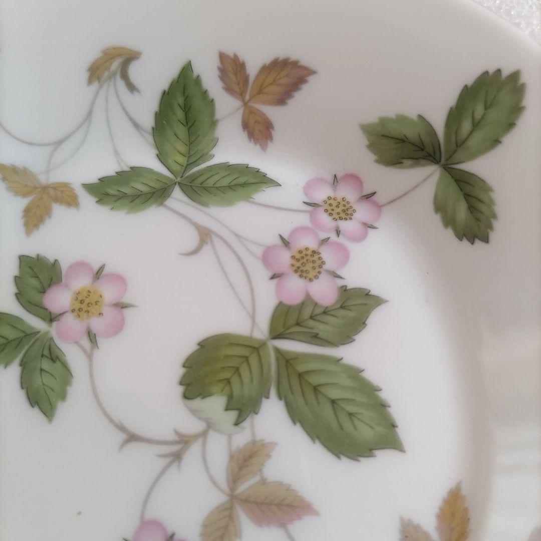 ウェッジウッド ワイルドスト ロベリー フルーツソーサー 13cm　黒壺