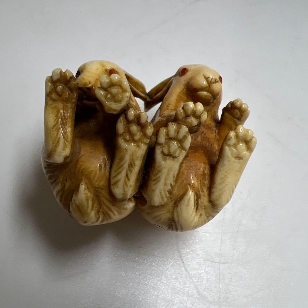 岡友銘　極上ウサギ根付　30g 東Y8-0113☆2Fトトサ