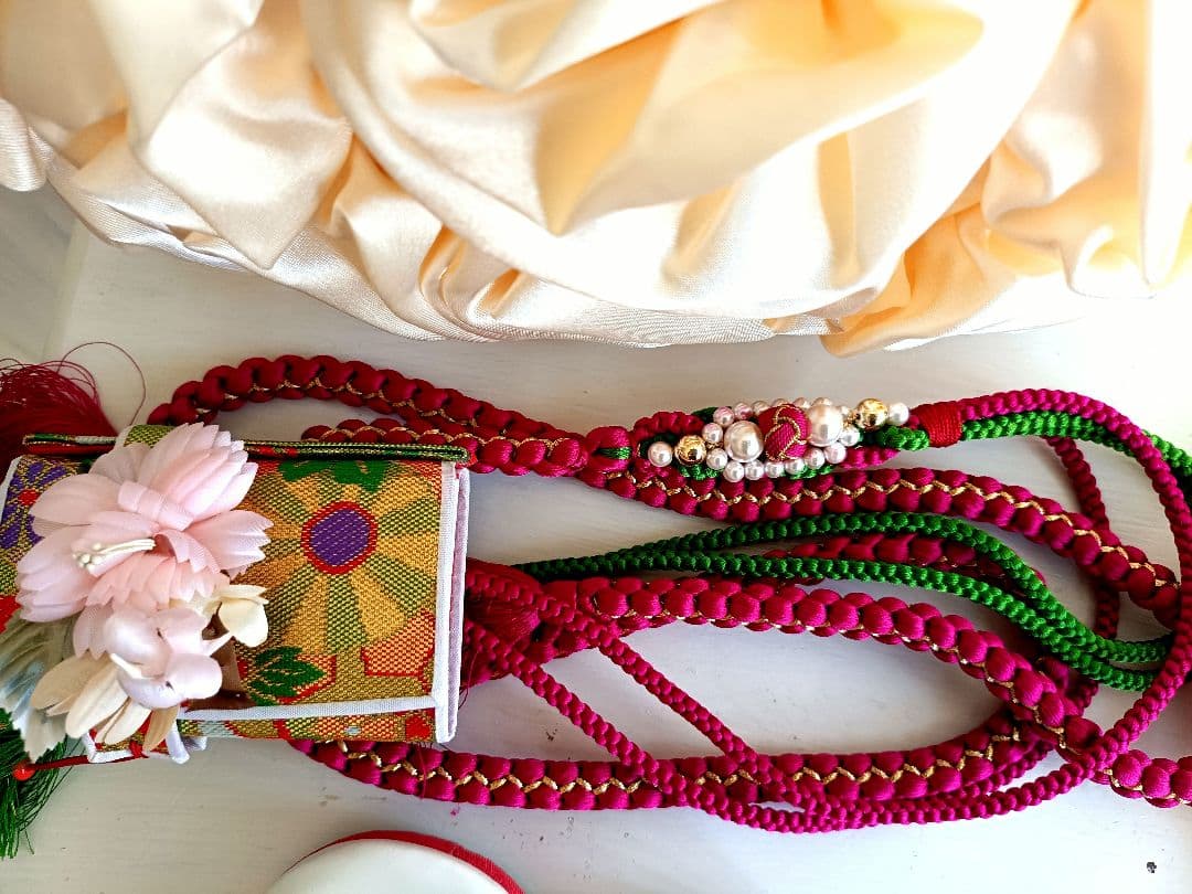 刺繍入り赤白に薔薇の花の着物に作り帯☆七五三フルセット