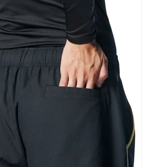 アンダーアーマー ジャケット ブラック/ゴールド　上下セット