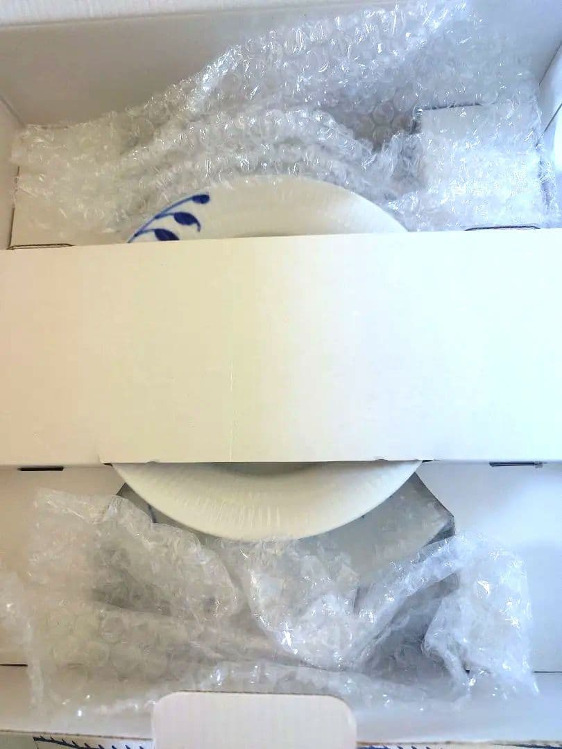 ブルーフルーテッド メガ デザートスタンド 3段