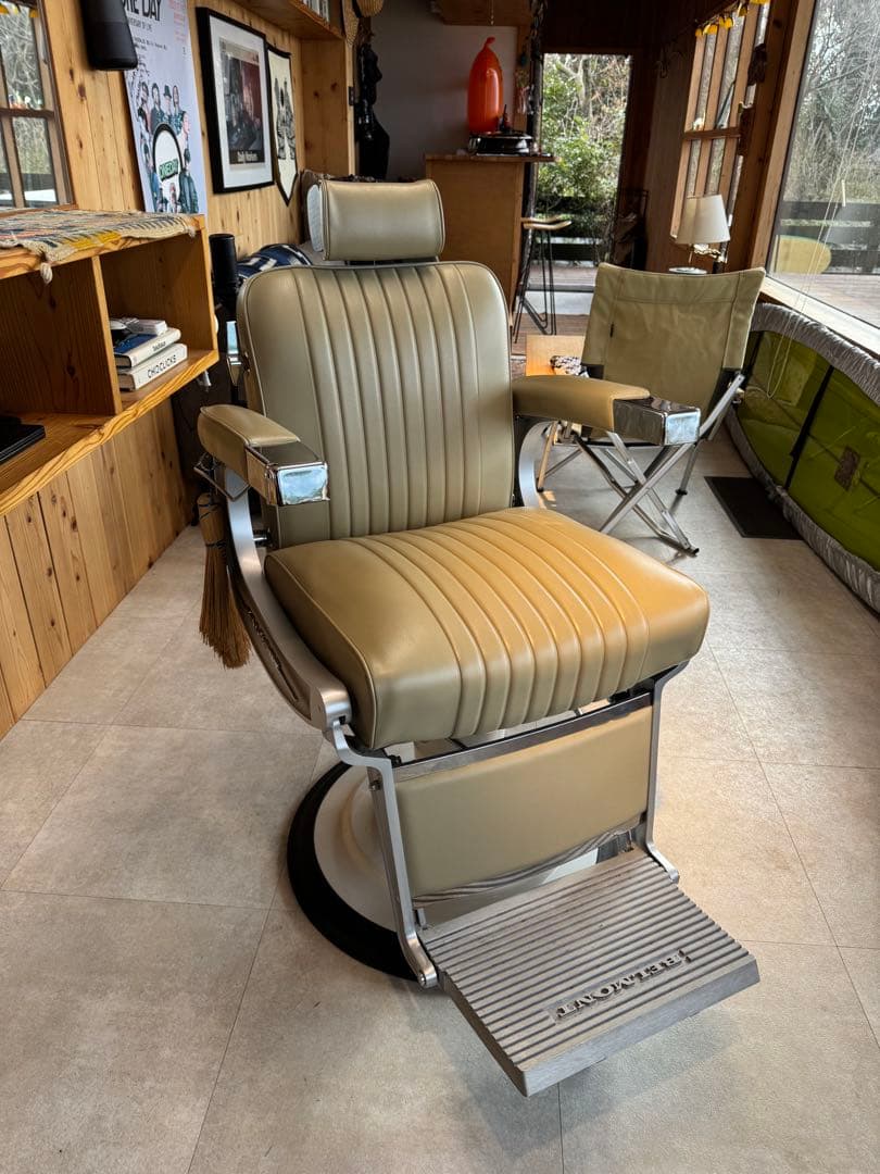 タカラベルモント製理容椅子『225 ハイドロウリックポンプタイプ』