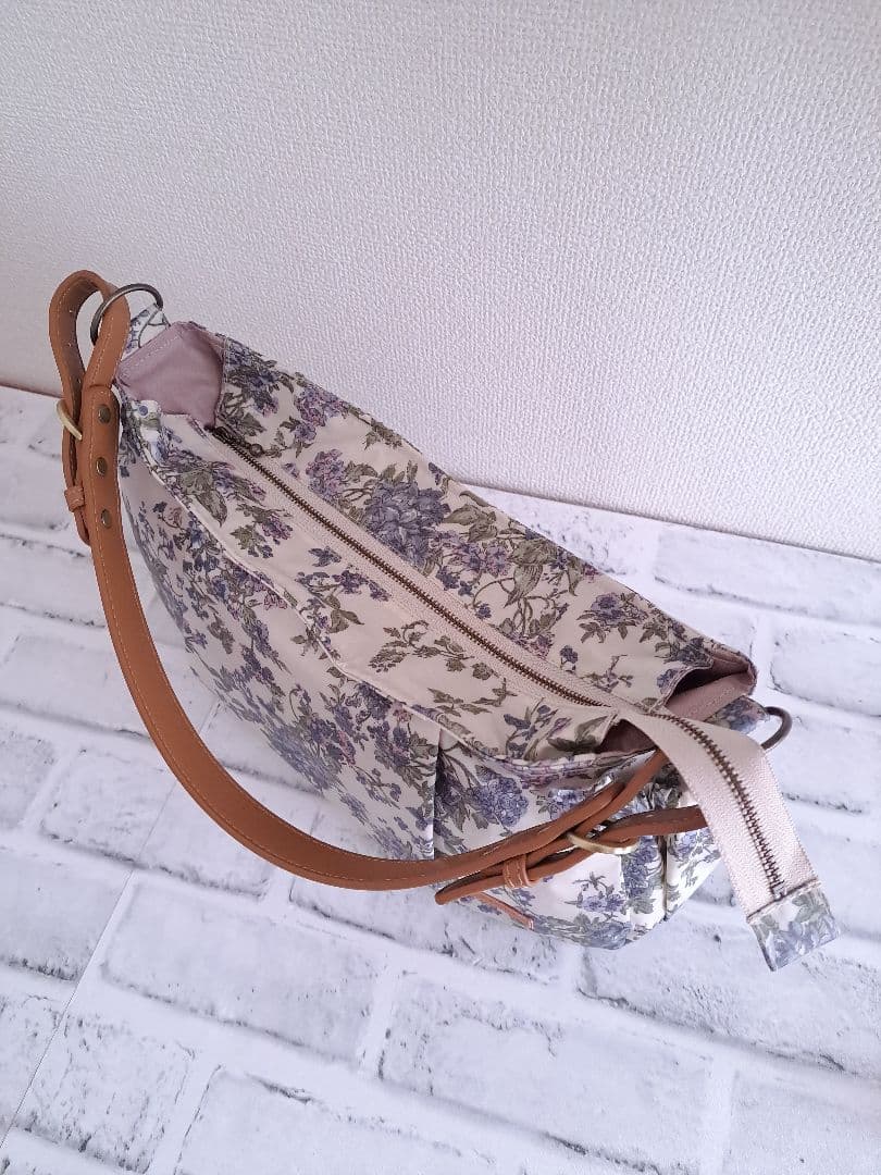 セリーヌ　ブルー　横長ショルダーBag