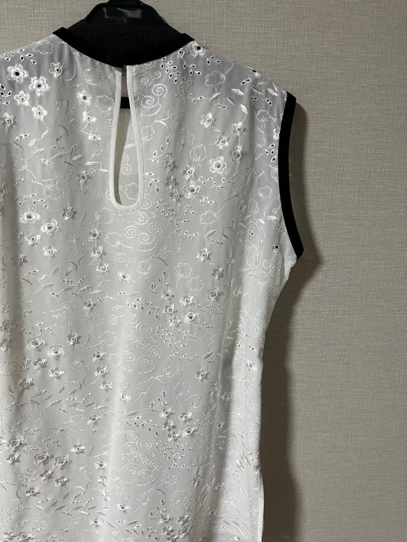 新品未使用タグあり　mame kurogouchi フラワー刺繍トップス