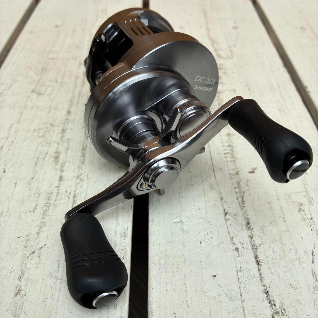 0631 シマノ 19 カルカッタ　コンクエスト DC201