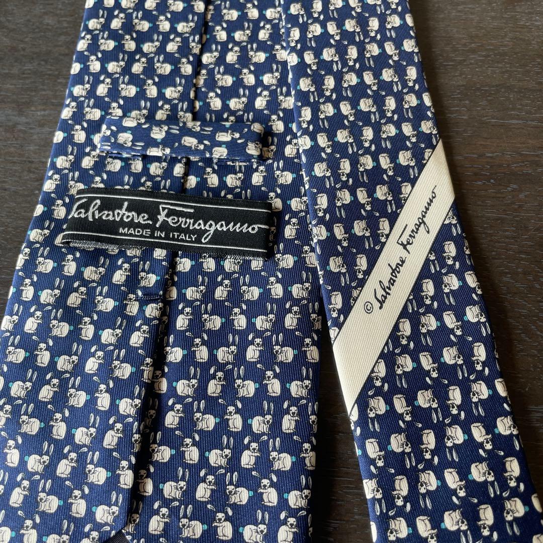 Salvatore Ferragamo ネクタイ ネイビー 新品未使用