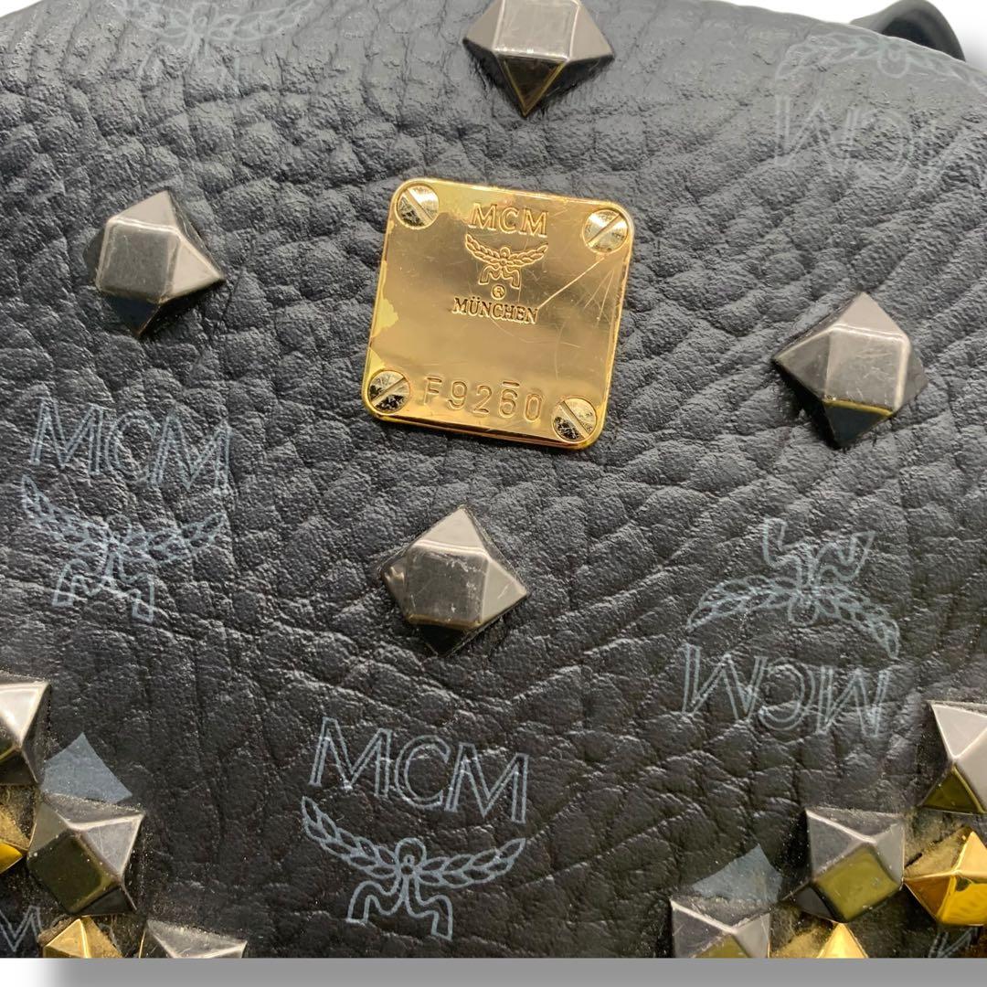 MCM リュック　レザー　スタッズ　黒　ブラック　総柄