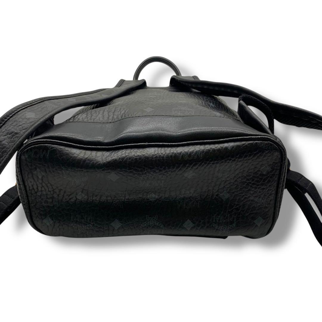 MCM リュック　レザー　スタッズ　黒　ブラック　総柄