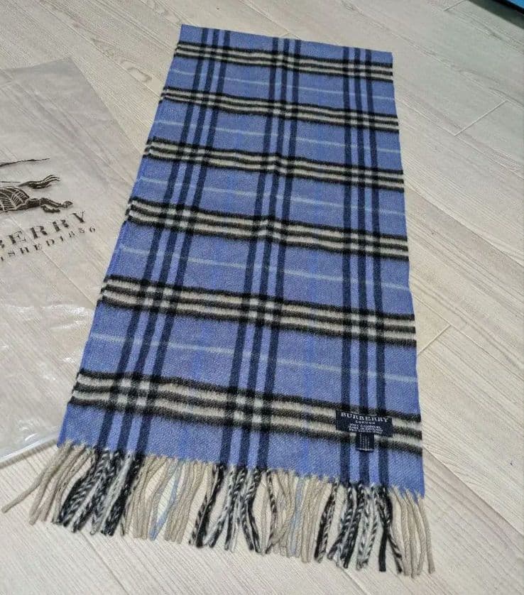 未使用品暖かいBURBERRY チェック柄 マフラーライトブルー