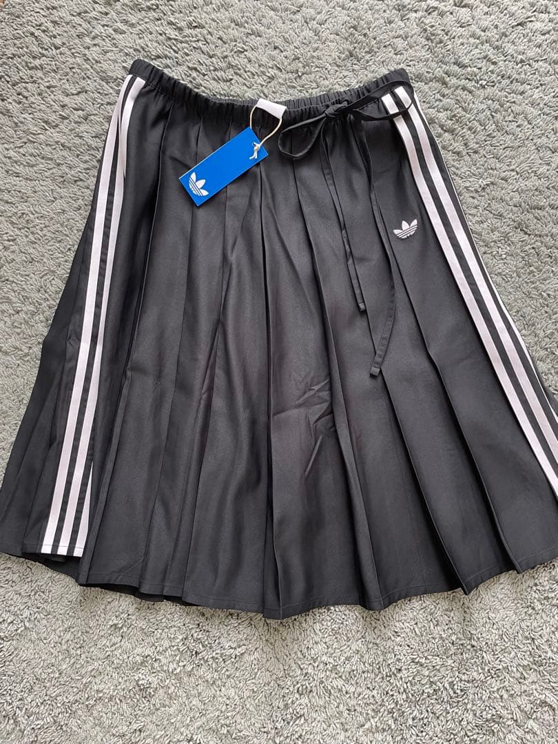 adidas ブラック プリーツスカート S