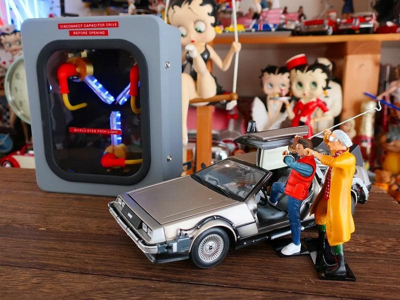 バックトゥザフューチャー 1/18 フィギュア マーティ マクフライ フィギュア