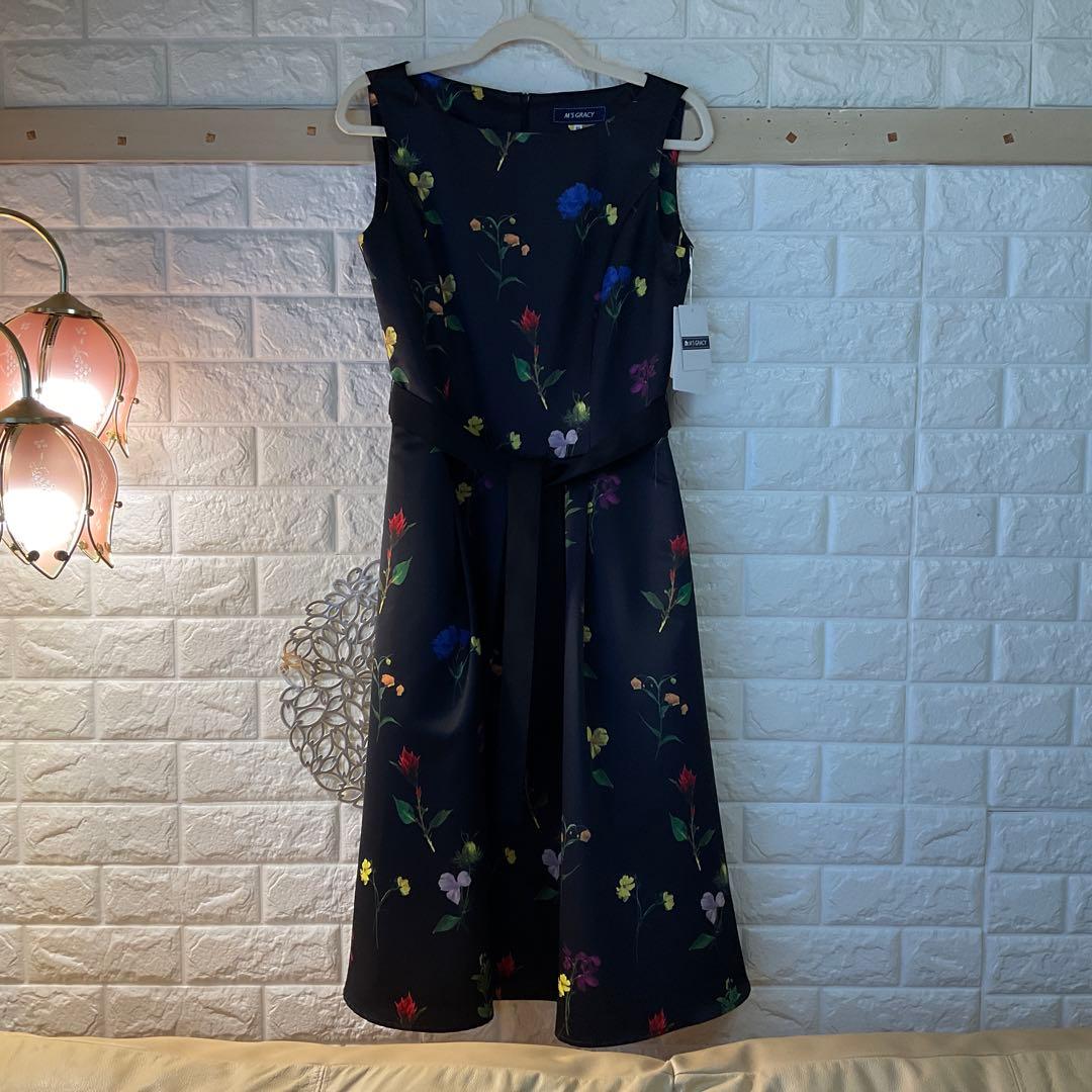 最終値下げ。エムズグレイシー　サテンブラック花柄ワンピース　未使用タグ付き