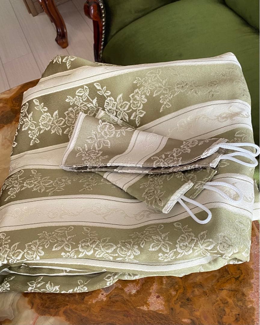 もち@プロフィール必読♡ アンティークカーテンとミラーレスレース