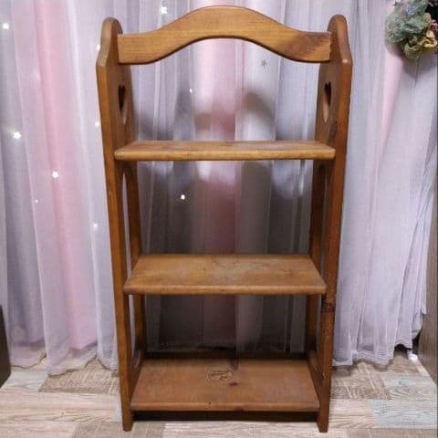 お値下げ カントリー 木製 ハートデザインがかわいい 持ち手付き 3段 ラック