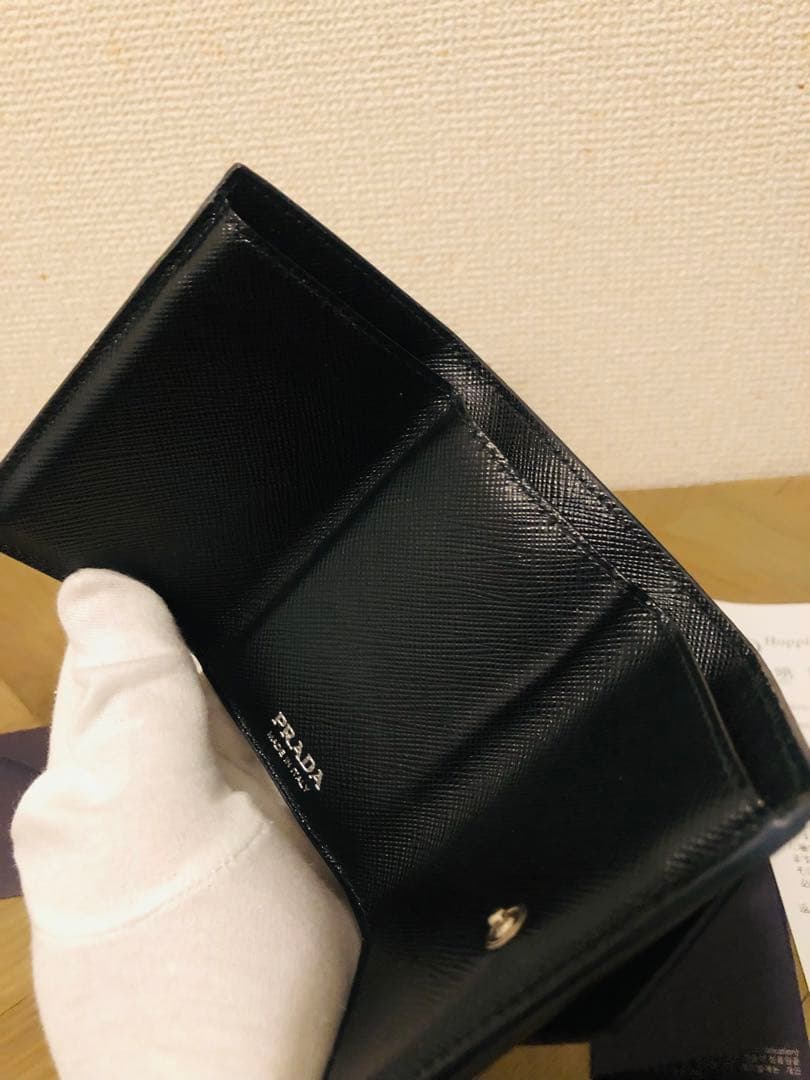PRADA サフィアーノレザー 三つ折り財布 ブラックICチップ(RFID)搭載